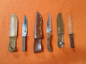 lot 48 image: (3) Knives