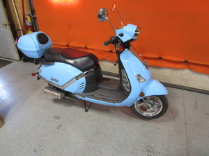 lot 4 image: 2008 Sienna 150 Scooter