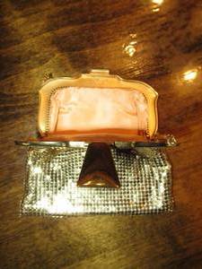 lot 31 image: Vintage Beaded Purse