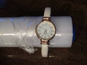 lot 20 image: Kendall & James Womens 25mm Quartz Watch