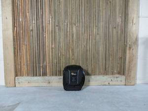 lot 26 image: Lowepro - Adventura SH 120R II Camera Carrying Bag - Black