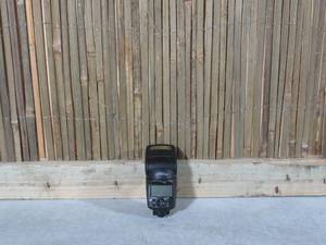 lot 74 image: Canon Speedlite 470EX-AI, Auto Intelligent Flash Photography