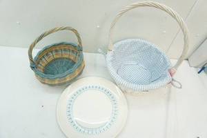 lot 60 image: Easter basket and plate