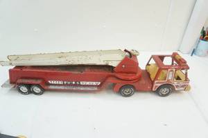 lot 130 image: Niylonite vintage metal fire truck