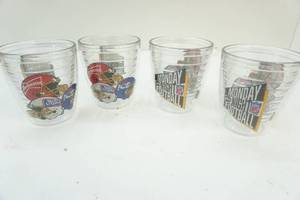lot 137 image: four NFL tumblers