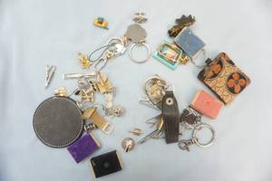 lot 171 image: Jewelry