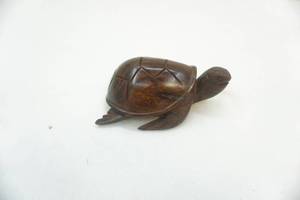 lot 180 image: Kona wood carved turtle