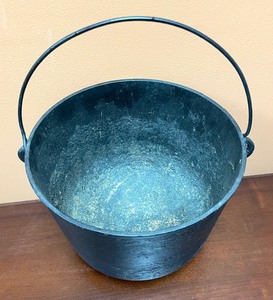 Vintage Cast Iron Pot