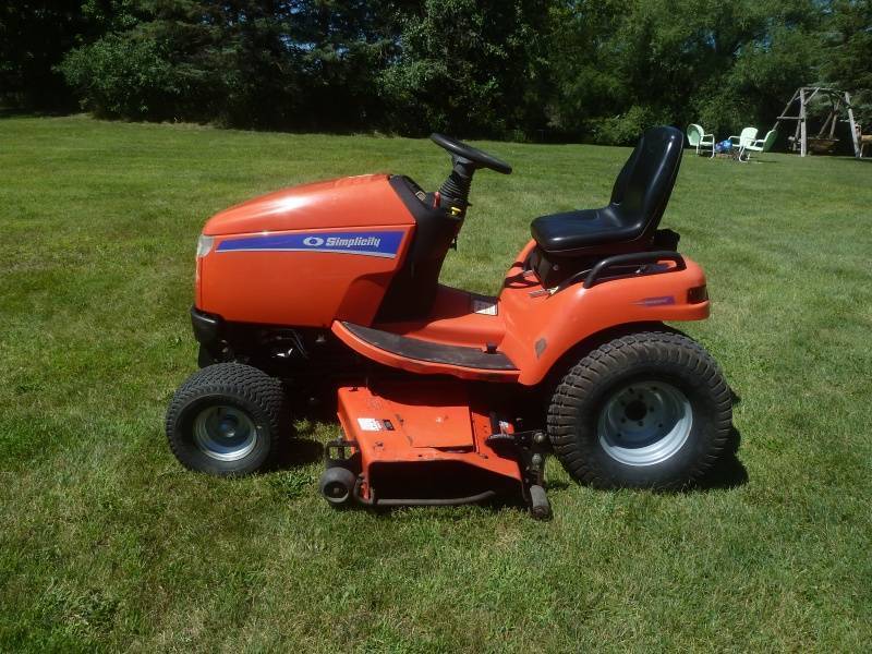 Simplicity Lawn Tractor