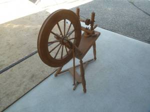 Antique Spinning Wheel Decoration