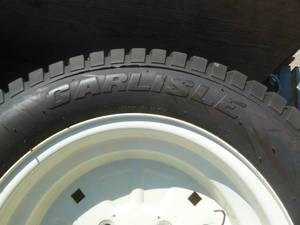 Carlisle 22 x 9.5 x 12 Tire & Rim