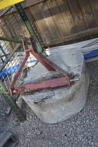 lot 7 image: 3 point counter weight