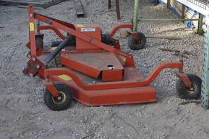 lot 8 image: Buhler Farm King 3 point  6 Finish Mower