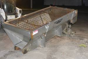 lot 4 image: Swenson Stainless Steel Salt Spreader