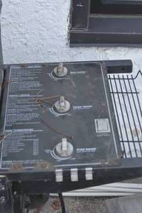 lot 83 image: Weber Silver Grill