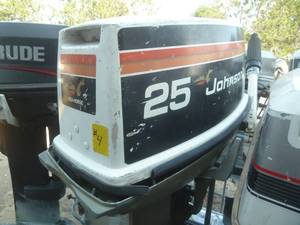 lot 4 image: 1975 Johnson Sea Horse 25 Hp