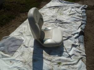 lot 11 image: Star Craft Seat WhiteTealTan