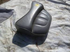 lot 19 image: Triton Butt Seat gray