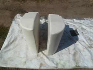 lot 21 image: Pontoon Arm Rests White