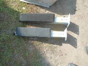 lot 63 image: Pontoon Loading Guides