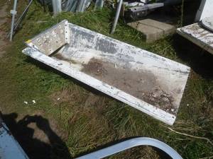 lot 71 image: Pontoon Transom