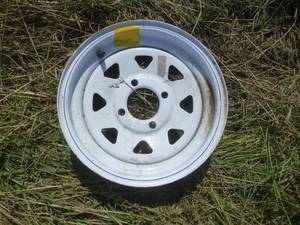 lot 88 image: White Steel Rim