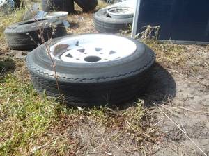 lot 93 image: Steel Rim & Tire Spare