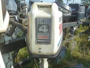 lot 142 image: Honda 100 Outboard