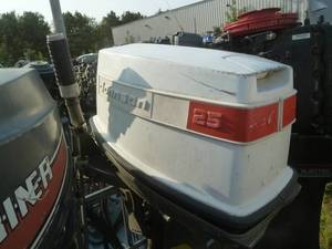 lot 163 image: 1972 Johnson 25 Hp