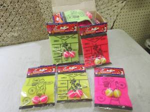 lot 57 image: (CSB) Box of 24 Velcro Ball Throw G...