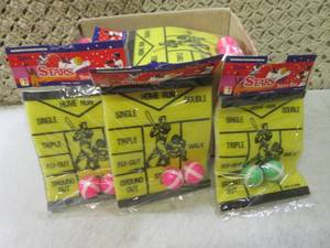 lot 58 image: (CSB) Box of 24 Velcro Ball Throw G...