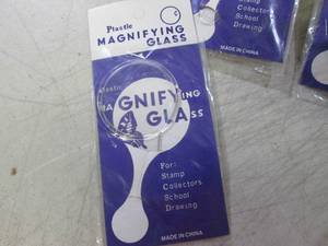 lot 71 image: (CSB) 50  Plastic Magnifying Glass...