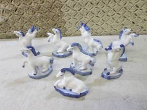 lot 81 image: (EC1) 8 Creamic Horse Figures...