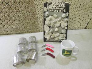 lot 98 image: (F-0) On The Rocks Magnets On Displ...