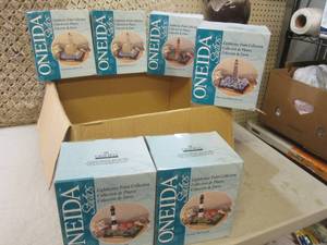 lot 125 image: (D-2) Case of 6 Assorted Oneida Stu...