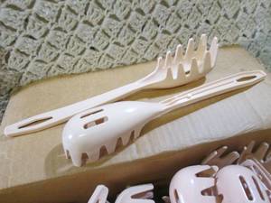 lot 151 image: (F-3) Box Full of Spaghetti Server ...