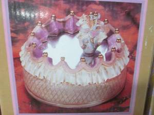 lot 165 image: (EW5) Lot of 9 Musical Revolving Ca...