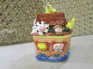 lot 175 image: (EC1) Noahs Ark Cookie Jar...