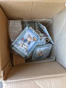 lot 44 image: 24 pc. Hanging Merry Christmas Deco...