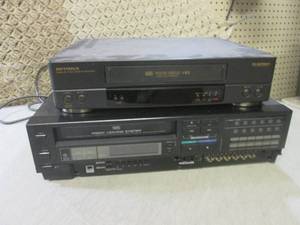 lot 252 image: (D-3) 2 VHS PlayersRecorders TMK 3...