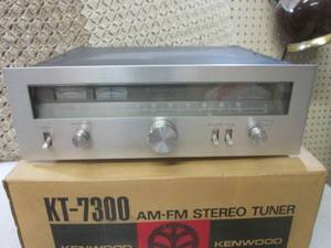 lot 257 image: (D-4) Kenwood KT-7300 AMFM Stereo ...