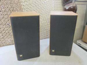lot 259 image: (D-4) Pair JBL J2060 2-Way 6 12 B...