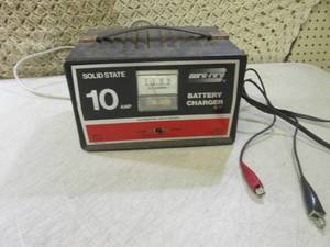 lot 288 image: (BSB) Sure-Fire 10 Amp 612 Volt Ba...
