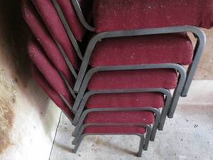 lot 0001 image: 6 Stacking padded chairs