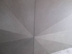 lot 0002 image: Large Decorative table top, no legs