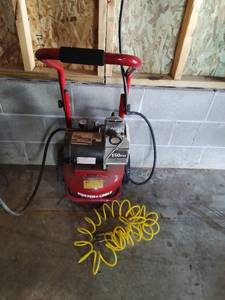 Working Portable Air Compressor