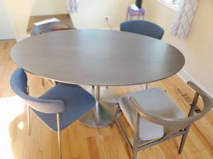 Room & Board Dining Table And Chairs