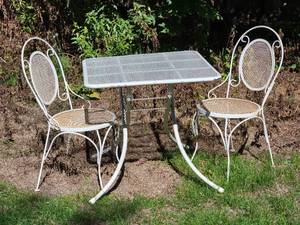 lot 40 image: Vintage Iron Patio Cafe Set
