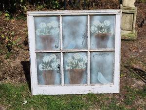 lot 45 image: Rustic Farmhouse Painted Window Frame