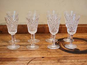 lot 71 image: Waterford Diamond Pattern Cordial Glasses